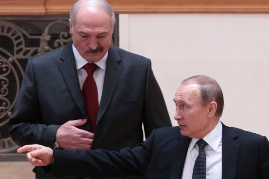 Лукашенко вновь просит в долг