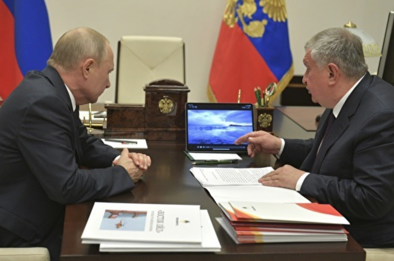 Сечин просит отсрочку по налогам
