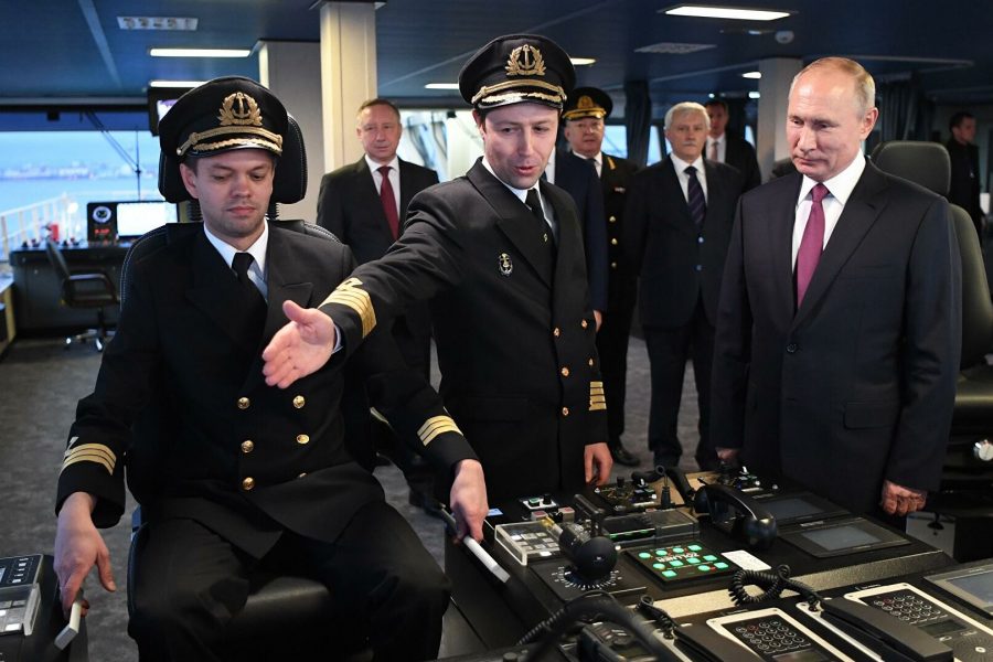 Путин поучаствовал в спуске на воду ледокола «Виктор Черномырдин»