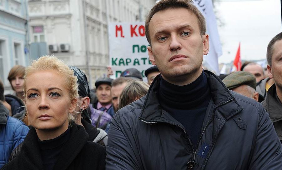 Суд назначил Алексею Навальному 3,5 года реального срока