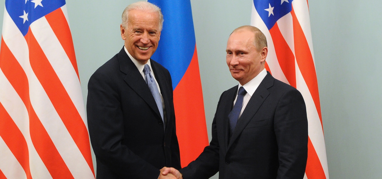 Путин поздравил Байдена с победой