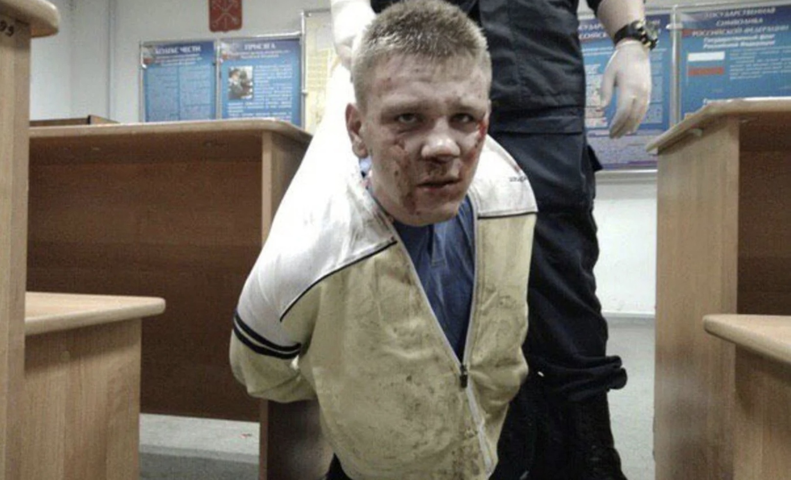 Школьника из Петербурга пытали в полиции