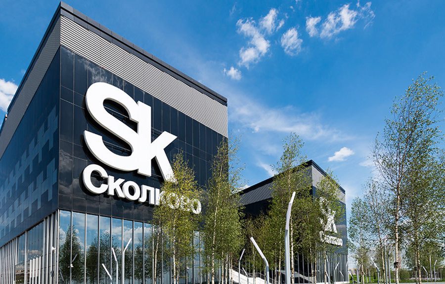 Клиника в «Сколково» привезет в Россию иностранные вакцины от коронавируса