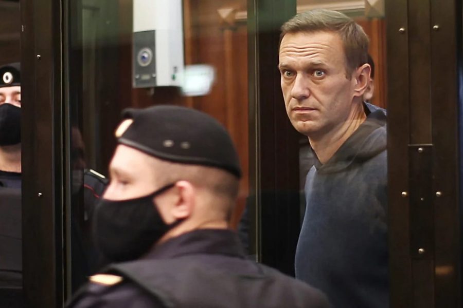 Суд над Навальным то ещё представление